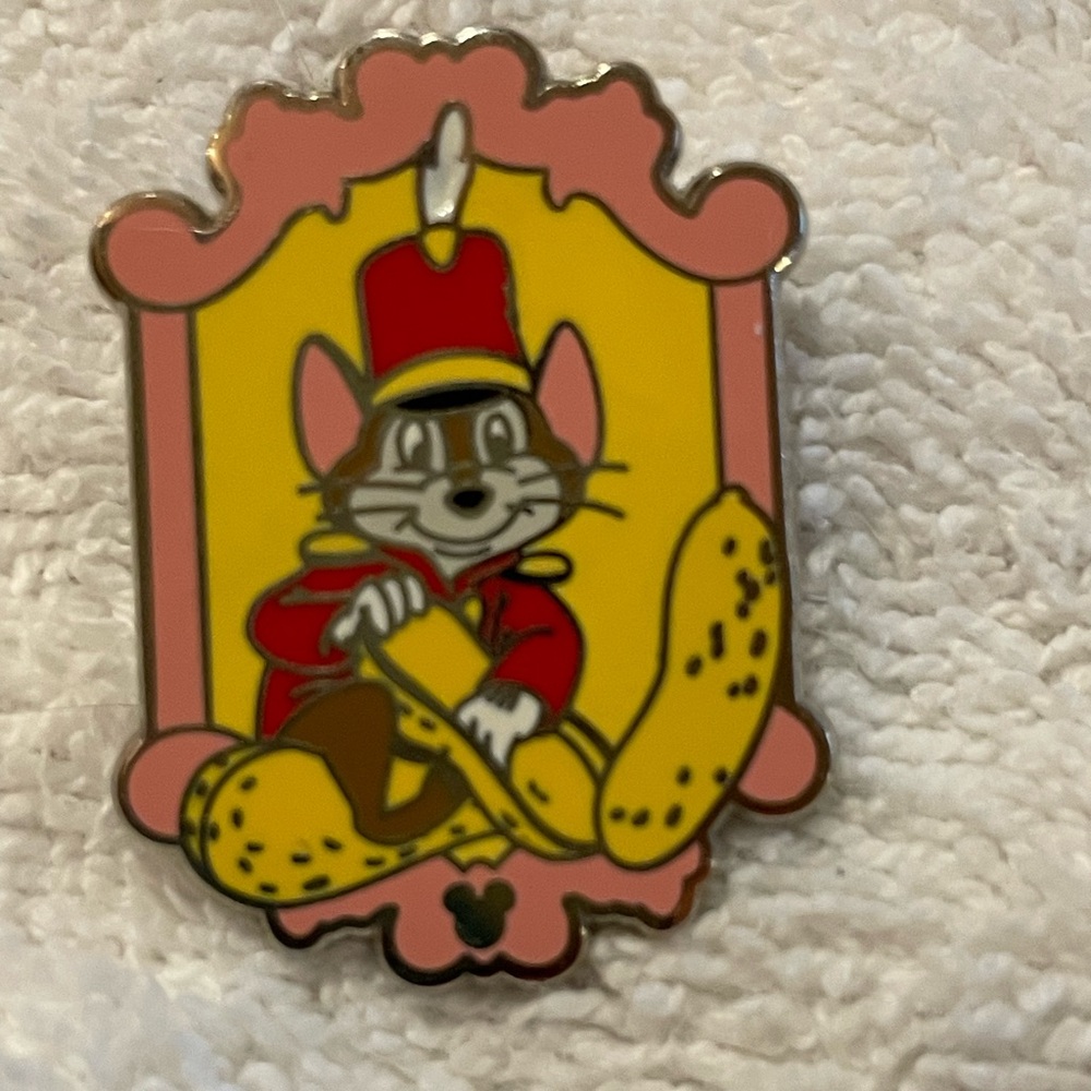 Disney Dumbos Circus Framed 2012 Hidden Mickey Pin Timothy Mouse